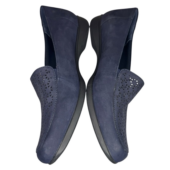 Trotters Jenn Laser Loafer leather suede navy women’s 8.5 Wide shoes career - Picture 4 of 9